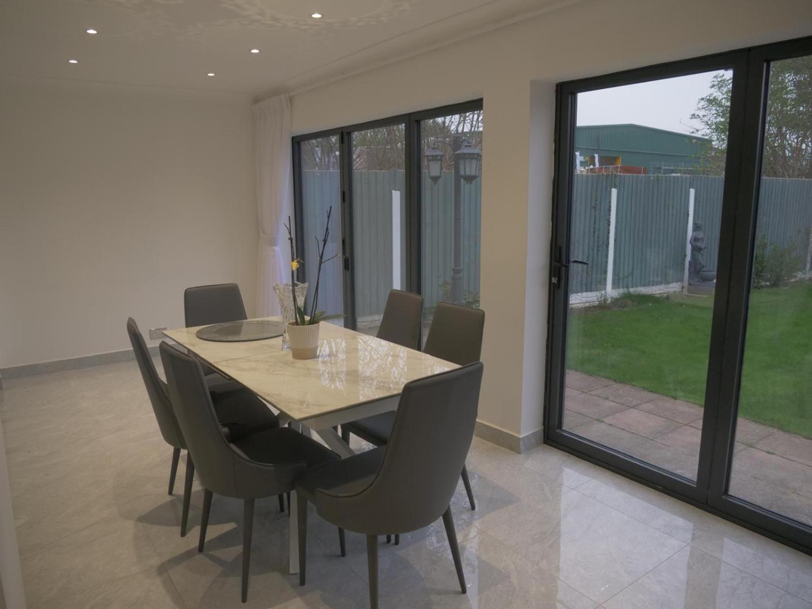 Apartment Modern House In Greater London Sunbury-on-Thames