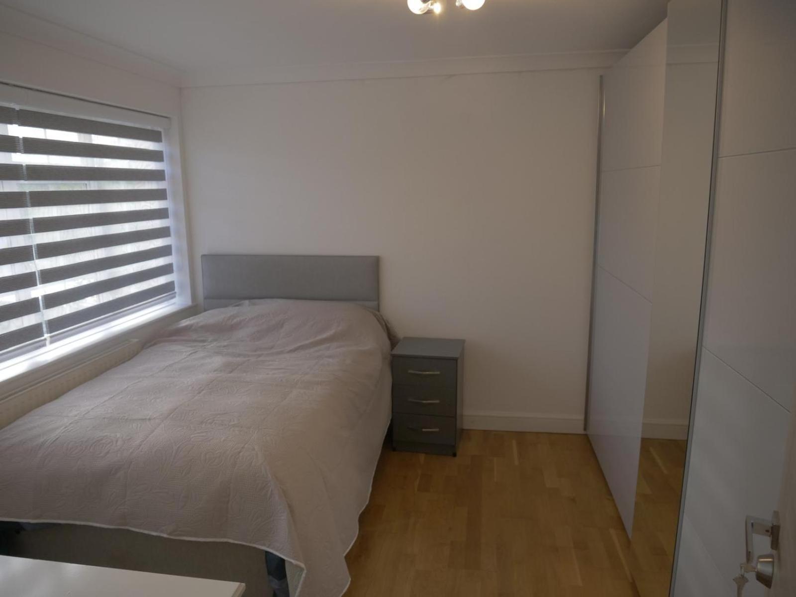 Apartment Modern House In Greater London Sunbury-on-Thames