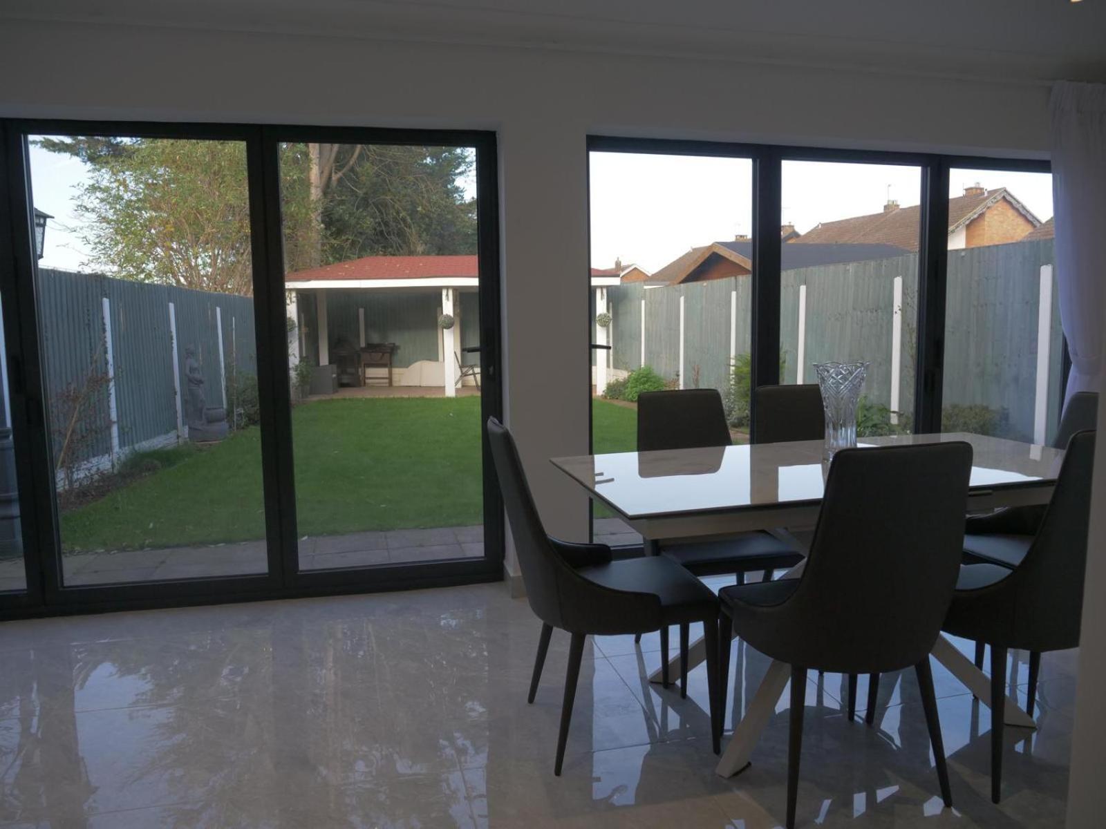 Modern House In Greater London * Sunbury-on-Thames