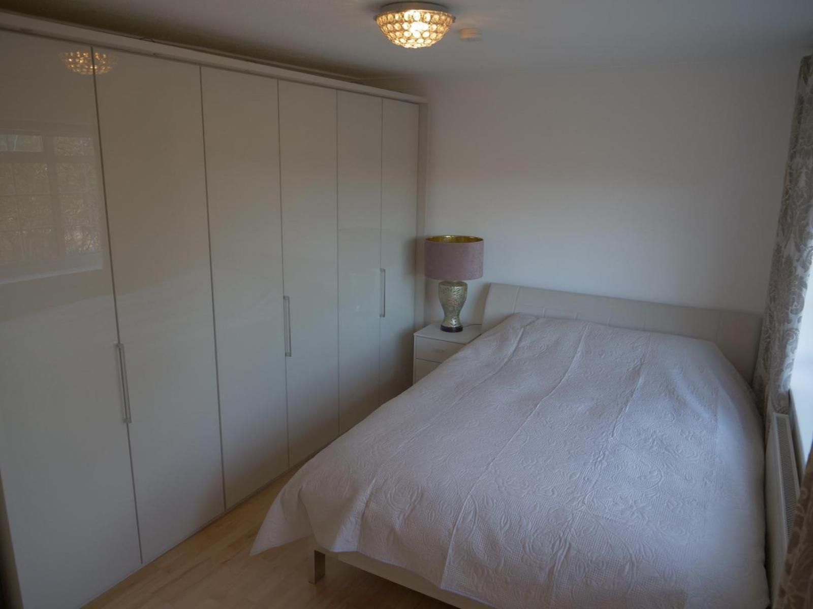 Modern House In Greater London * Sunbury-on-Thames